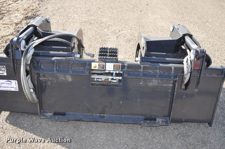 image for item L5082 2013 Kubota S6626 skid steer grapple bucket