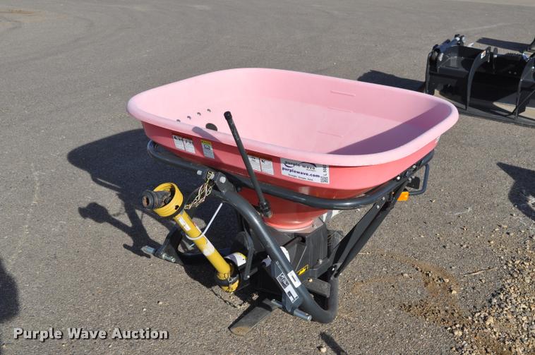 image for item L5083 2013 Kubota VS400 Vari Spreader