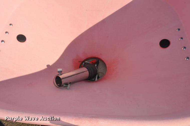 image for item L5083 2013 Kubota VS400 Vari Spreader