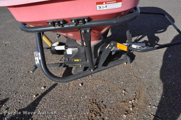 image for item L5083 2013 Kubota VS400 Vari Spreader