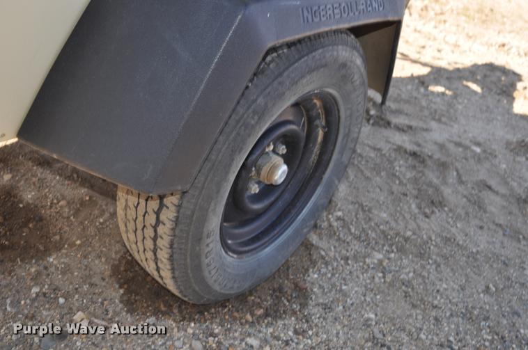 image for item L5084 1999 Ingersoll Rand P185WJD air compressor