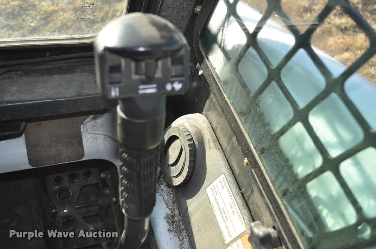 image for item L5089 2011 Bobcat S130 skid steer