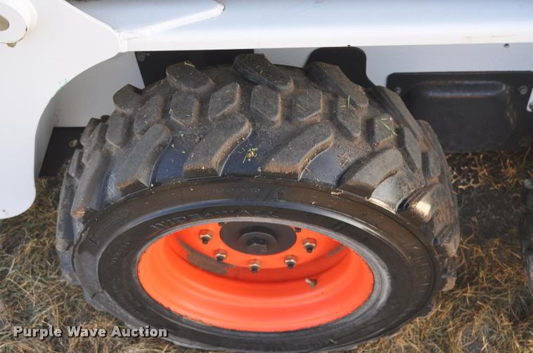 image for item L5089 2011 Bobcat S130 skid steer