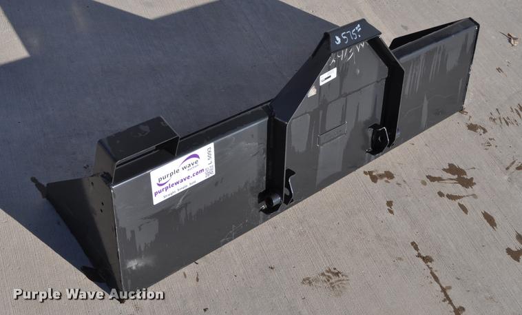 image for item L5093 2013 Bobcat utility vehicle bucket