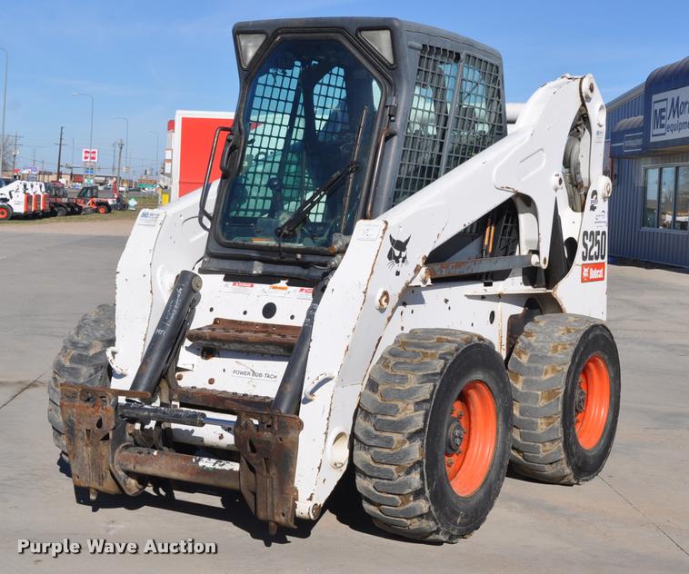 image for item L5094 2006 Bobcat S250 skid steer