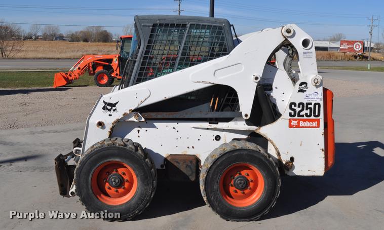 image for item L5094 2006 Bobcat S250 skid steer
