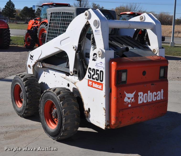 image for item L5094 2006 Bobcat S250 skid steer