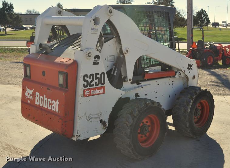image for item L5094 2006 Bobcat S250 skid steer