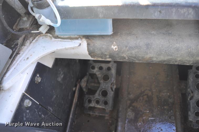 image for item L5094 2006 Bobcat S250 skid steer