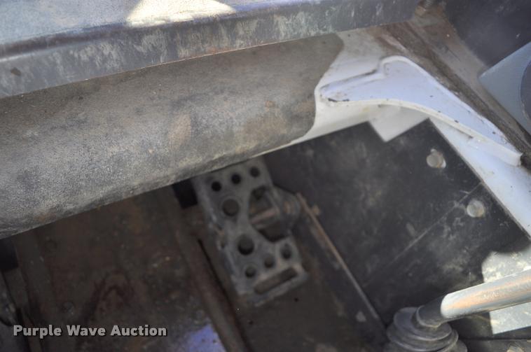 image for item L5094 2006 Bobcat S250 skid steer