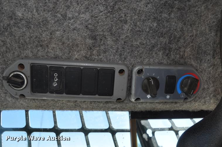 image for item L5094 2006 Bobcat S250 skid steer