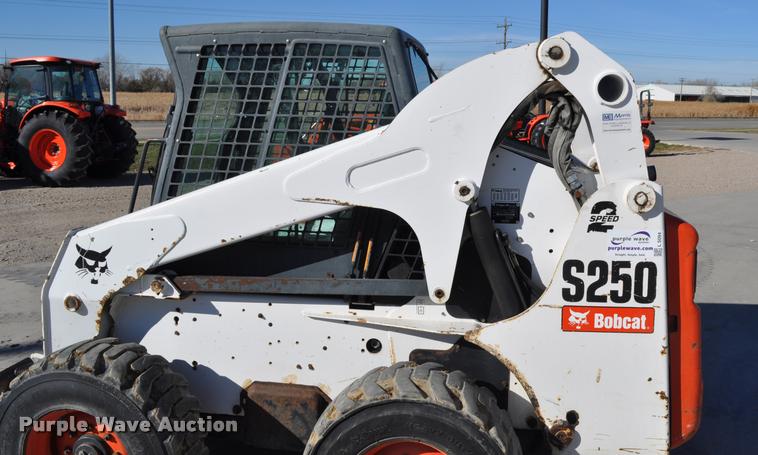 image for item L5094 2006 Bobcat S250 skid steer