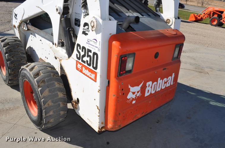image for item L5094 2006 Bobcat S250 skid steer