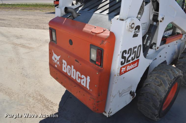 image for item L5094 2006 Bobcat S250 skid steer