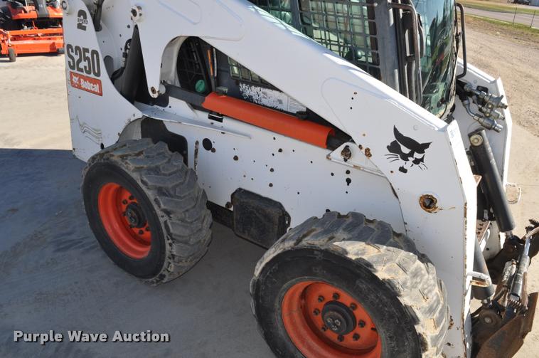 image for item L5094 2006 Bobcat S250 skid steer