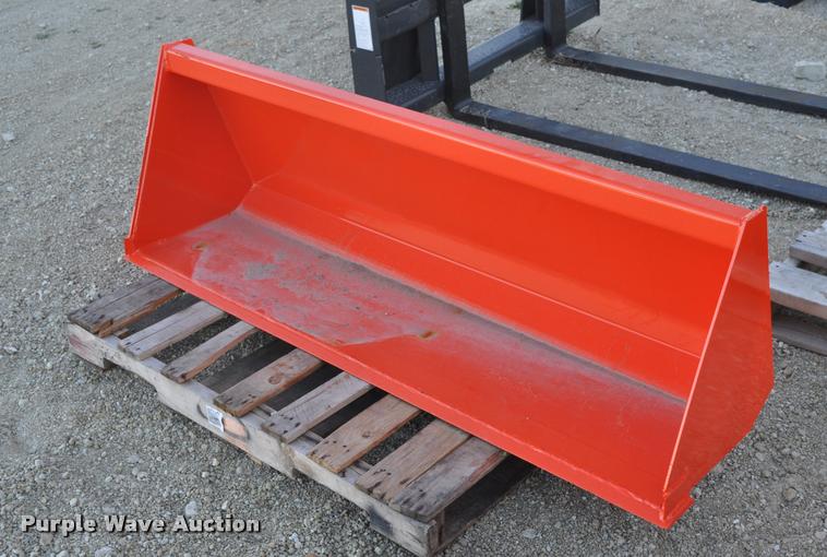 Kubota L2246 loader bucket in Valentine, NE Item L5107 sold Purple Wave