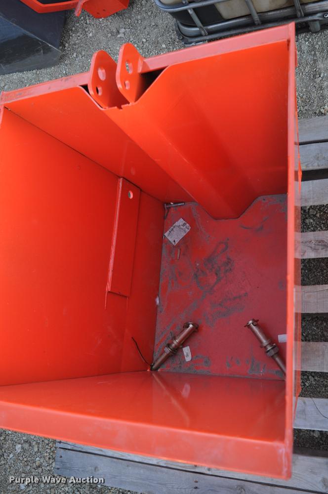 Kubota ballast box in Valentine, NE Item L5109 sold Purple Wave