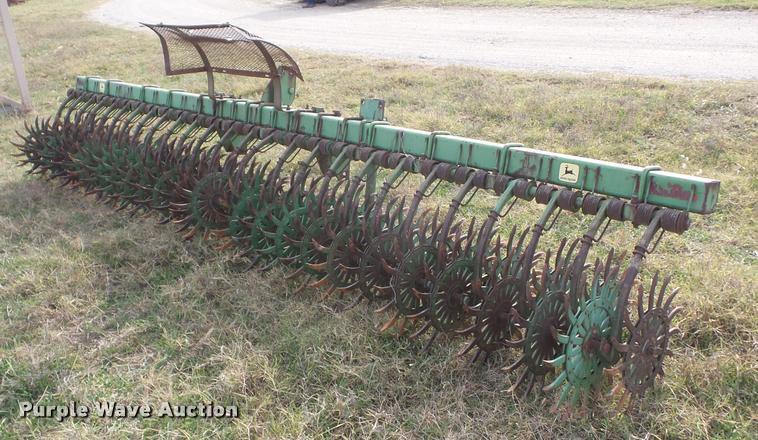 image for item AG9141 John Deere 400 rotary hoe