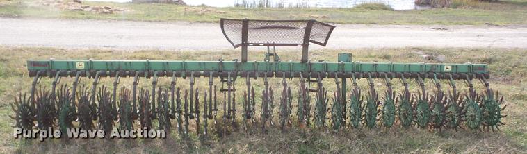 image for item AG9141 John Deere 400 rotary hoe