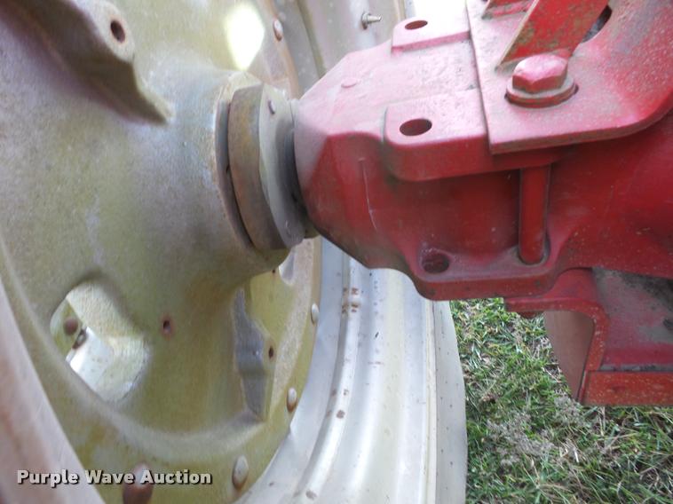 image for item AG9149 Massey-Ferguson 4900 4WD tractor