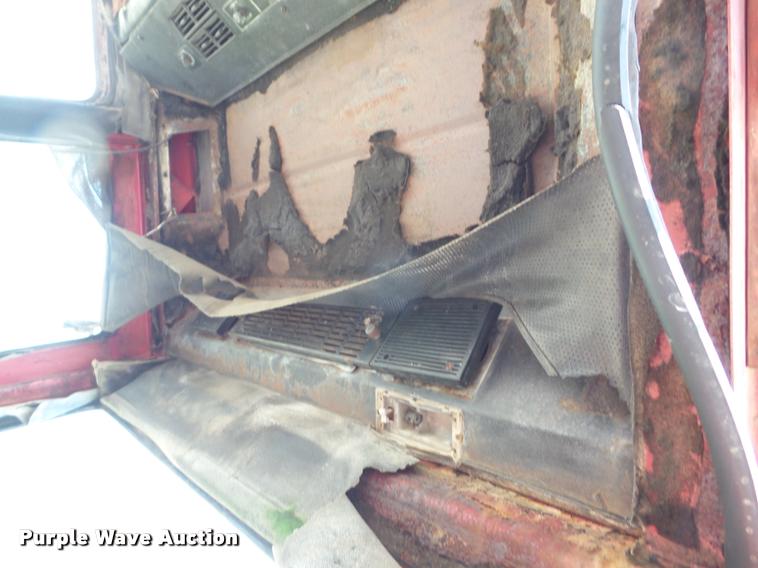 image for item AG9149 Massey-Ferguson 4900 4WD tractor