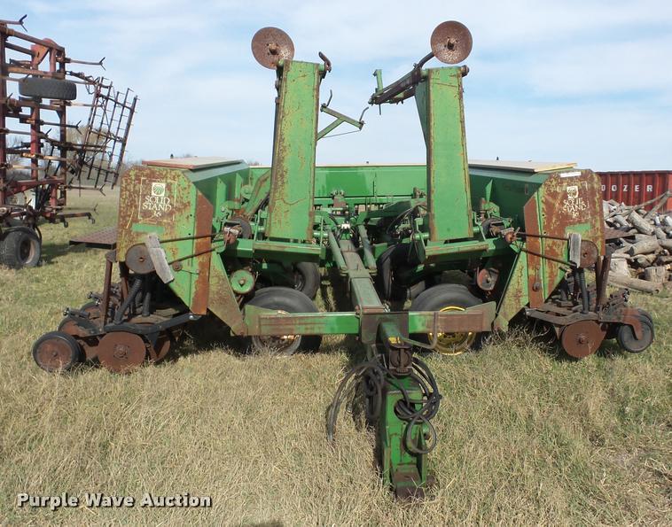 image for item AG9151 Great Plains Solid Stand 36 grain drill