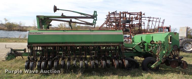 image for item AG9151 Great Plains Solid Stand 36 grain drill