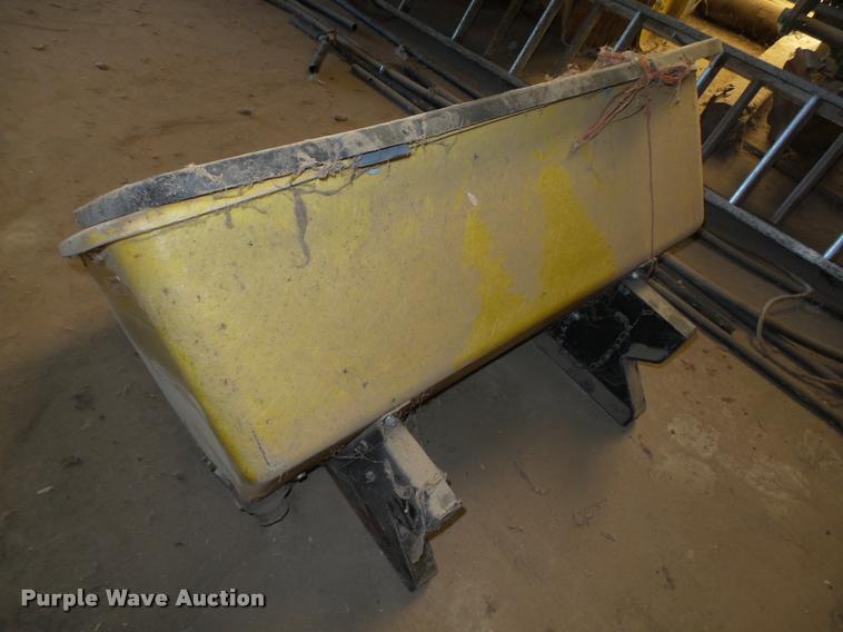 image for item CA9280 (3) John Deere fertilizer boxes