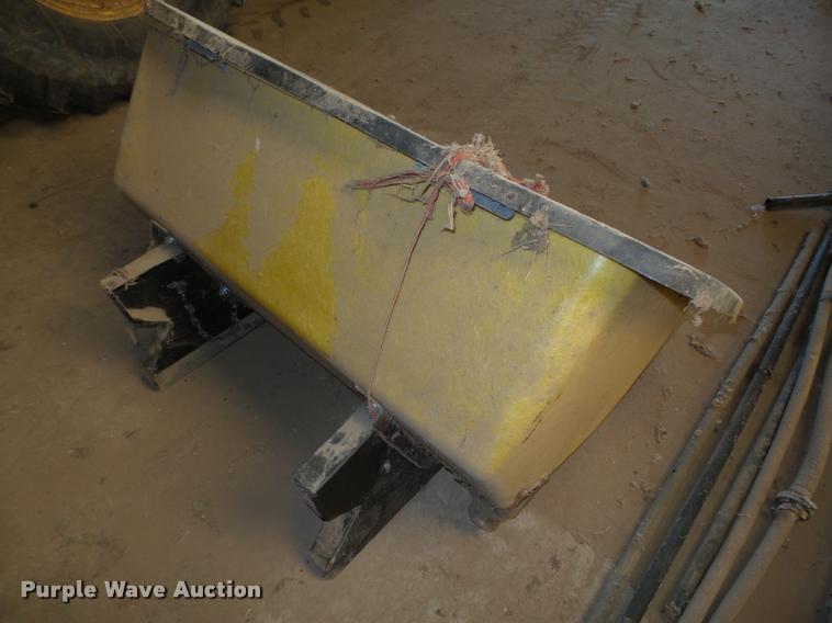 image for item CA9280 (3) John Deere fertilizer boxes