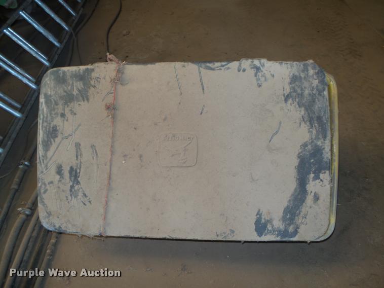 image for item CA9280 (3) John Deere fertilizer boxes