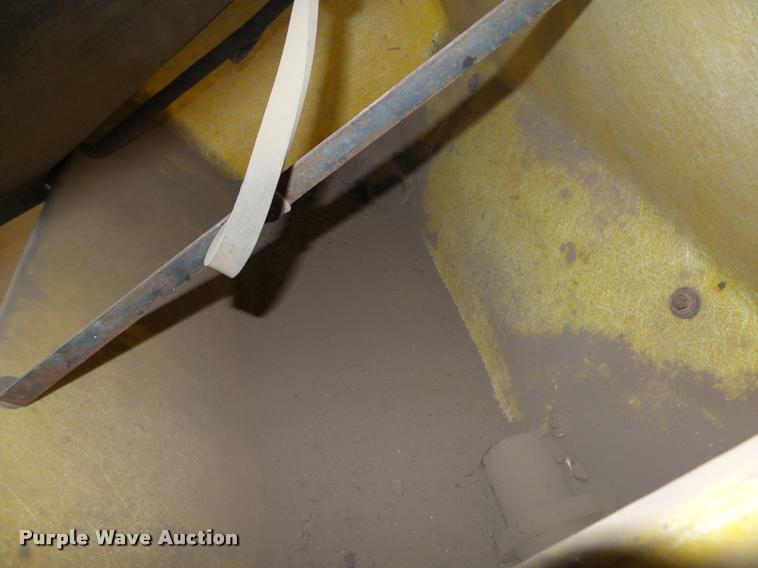 image for item CA9280 (3) John Deere fertilizer boxes