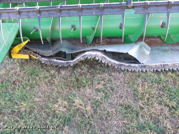 image for item DA2067 2011 John Deere 630F HydraFlex head