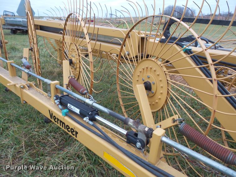 image for item DA3825 2006 Vermeer WRX12 wheel rake