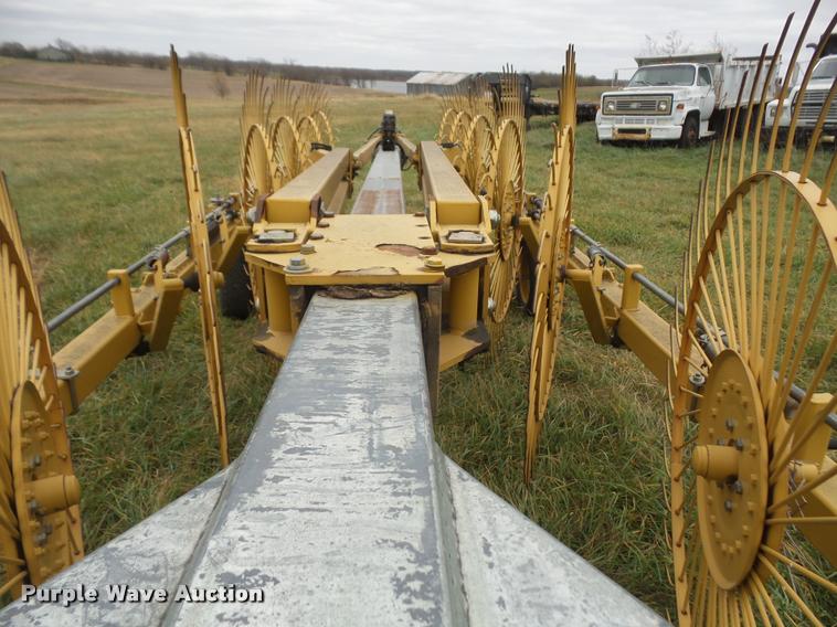 image for item DA3825 2006 Vermeer WRX12 wheel rake