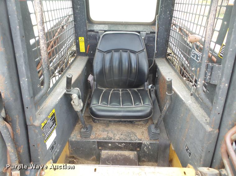 image for item DA3839 1995 New Holland LX865 skid steer
