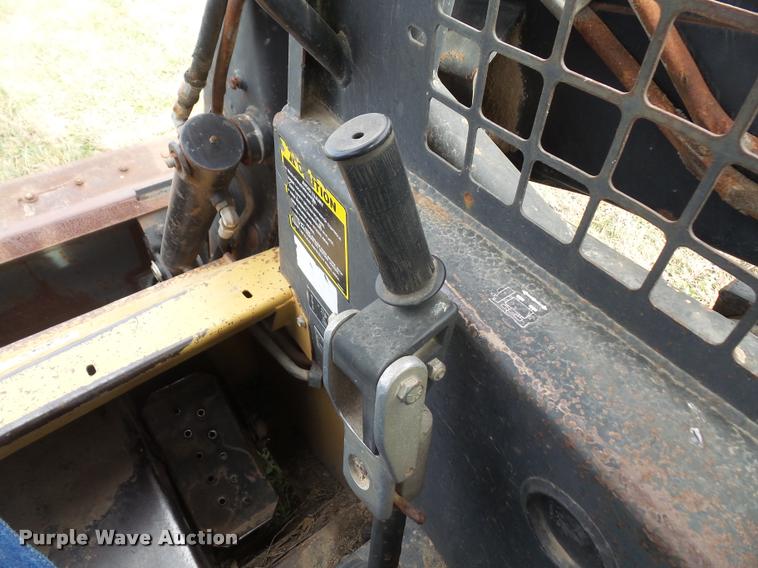 image for item DA3839 1995 New Holland LX865 skid steer
