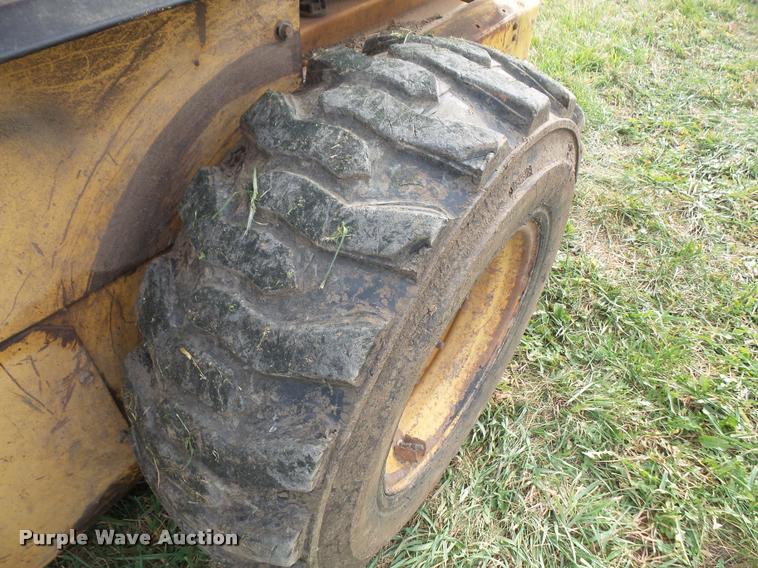 image for item DA3839 1995 New Holland LX865 skid steer