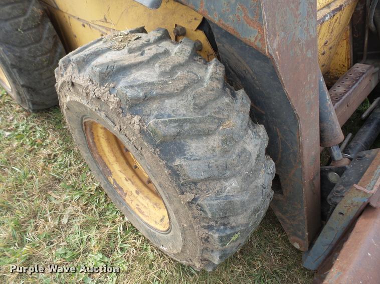image for item DA3839 1995 New Holland LX865 skid steer