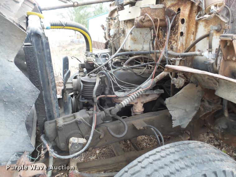 image for item DA3862 1974 Ford F700 grain truck