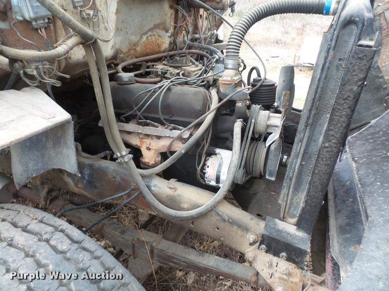 image for item DA3862 1974 Ford F700 grain truck