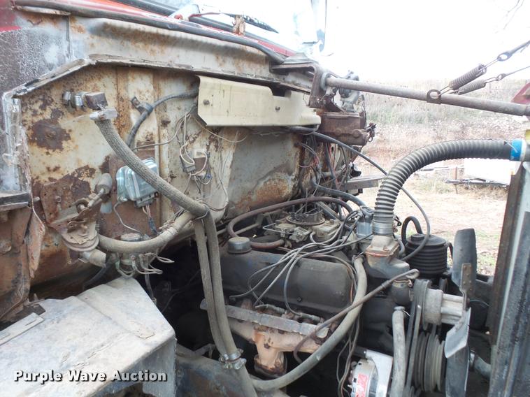 image for item DA3862 1974 Ford F700 grain truck