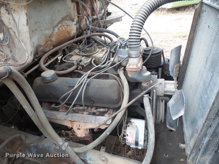 image for item DA3862 1974 Ford F700 grain truck