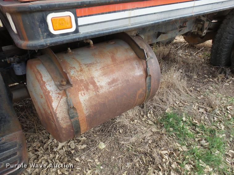 image for item DA3862 1974 Ford F700 grain truck