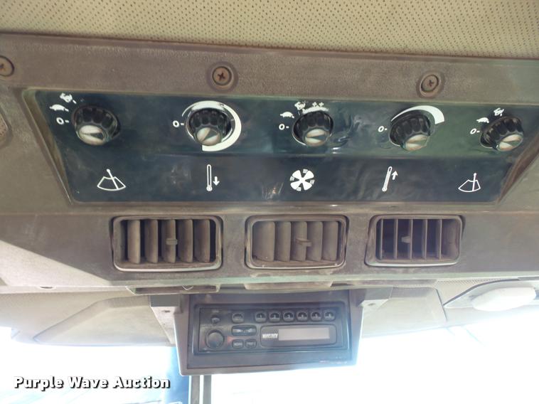 image for item DA3870 1989 John Deere 4955 MFWD tractor