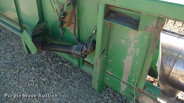 image for item DA4396 1998 John Deere 925 flex platform head