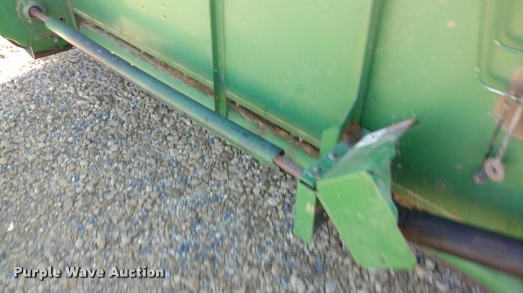 image for item DA4396 1998 John Deere 925 flex platform head