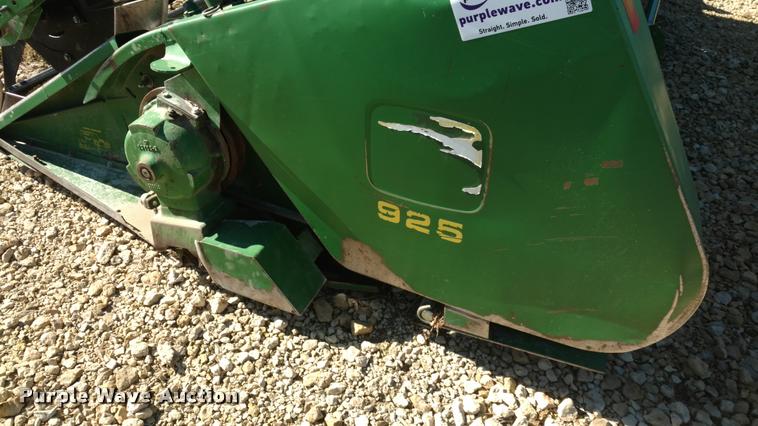 image for item DA4398 1994 John Deere 925 rigid platform head
