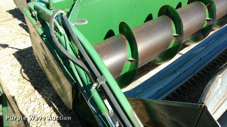 image for item DA4398 1994 John Deere 925 rigid platform head