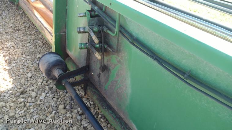 image for item DA4398 1994 John Deere 925 rigid platform head