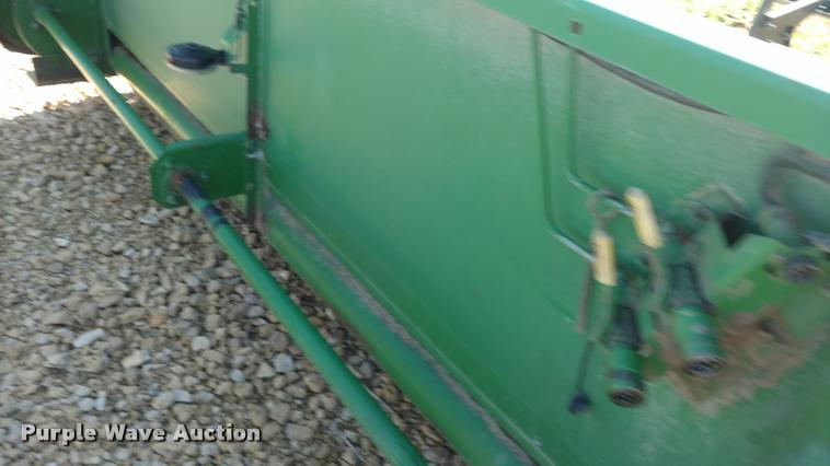 image for item DA4398 1994 John Deere 925 rigid platform head